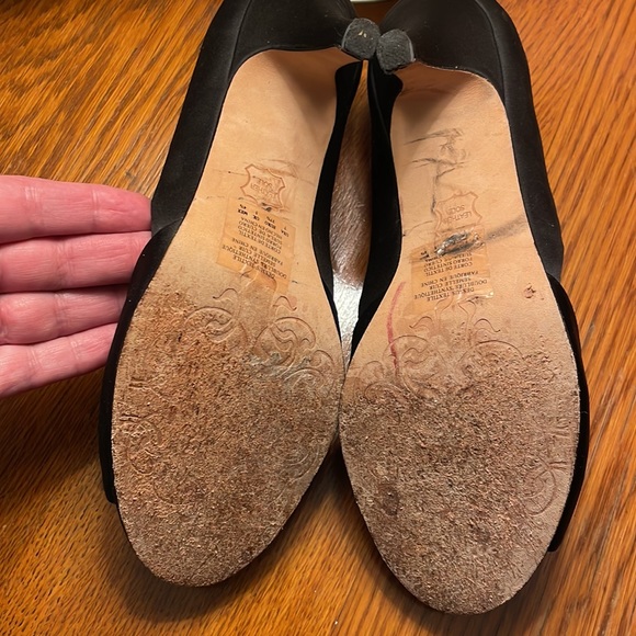 Kenneth Cole Reaction Black Satin Open-Toed Heels with Bow Accent - Picture 5 of 9